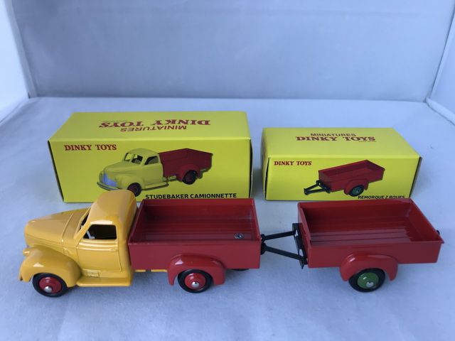 DeAgostini Set of 2 Simca Versailles a yellow DINKY TOYS a blue
