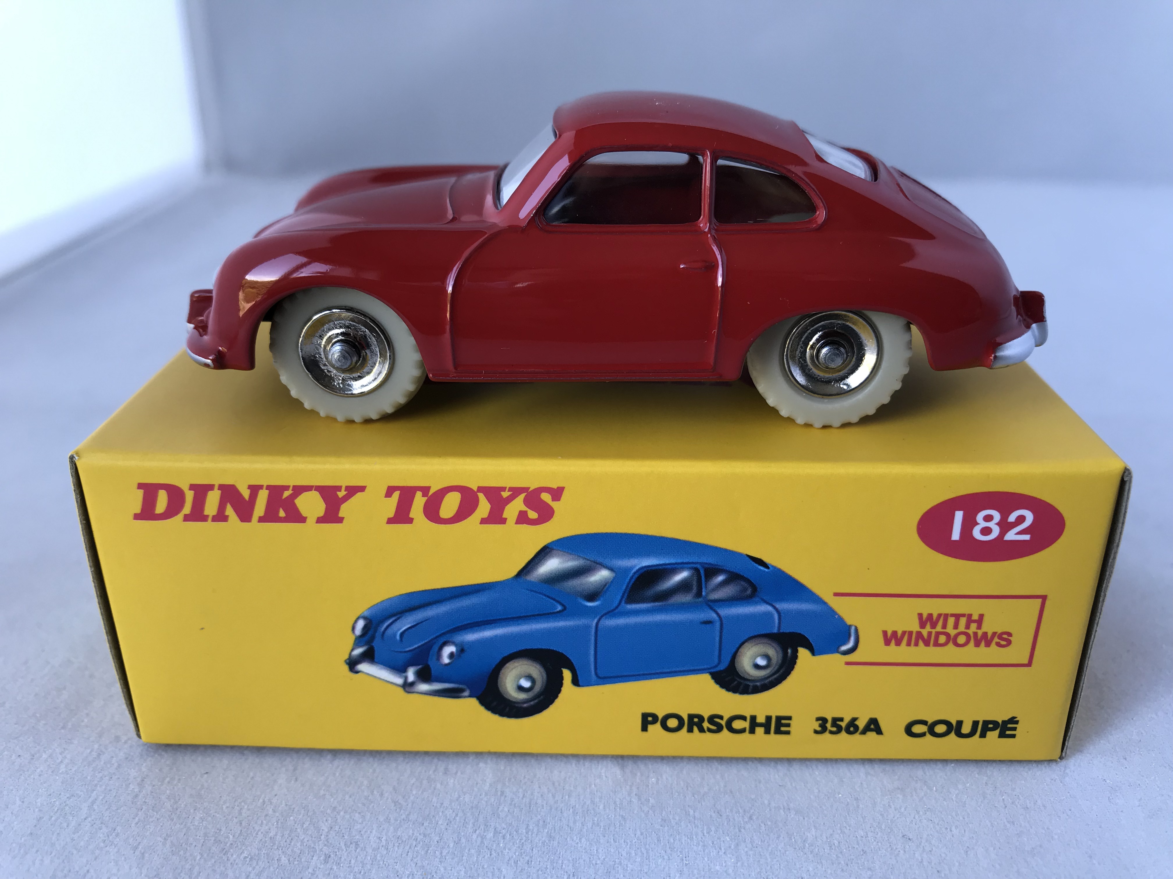 Porsche 356A Coupe DINKY TOYS DeAgostini blue 1:43 MIB DIECAST MODEL CAR 182 