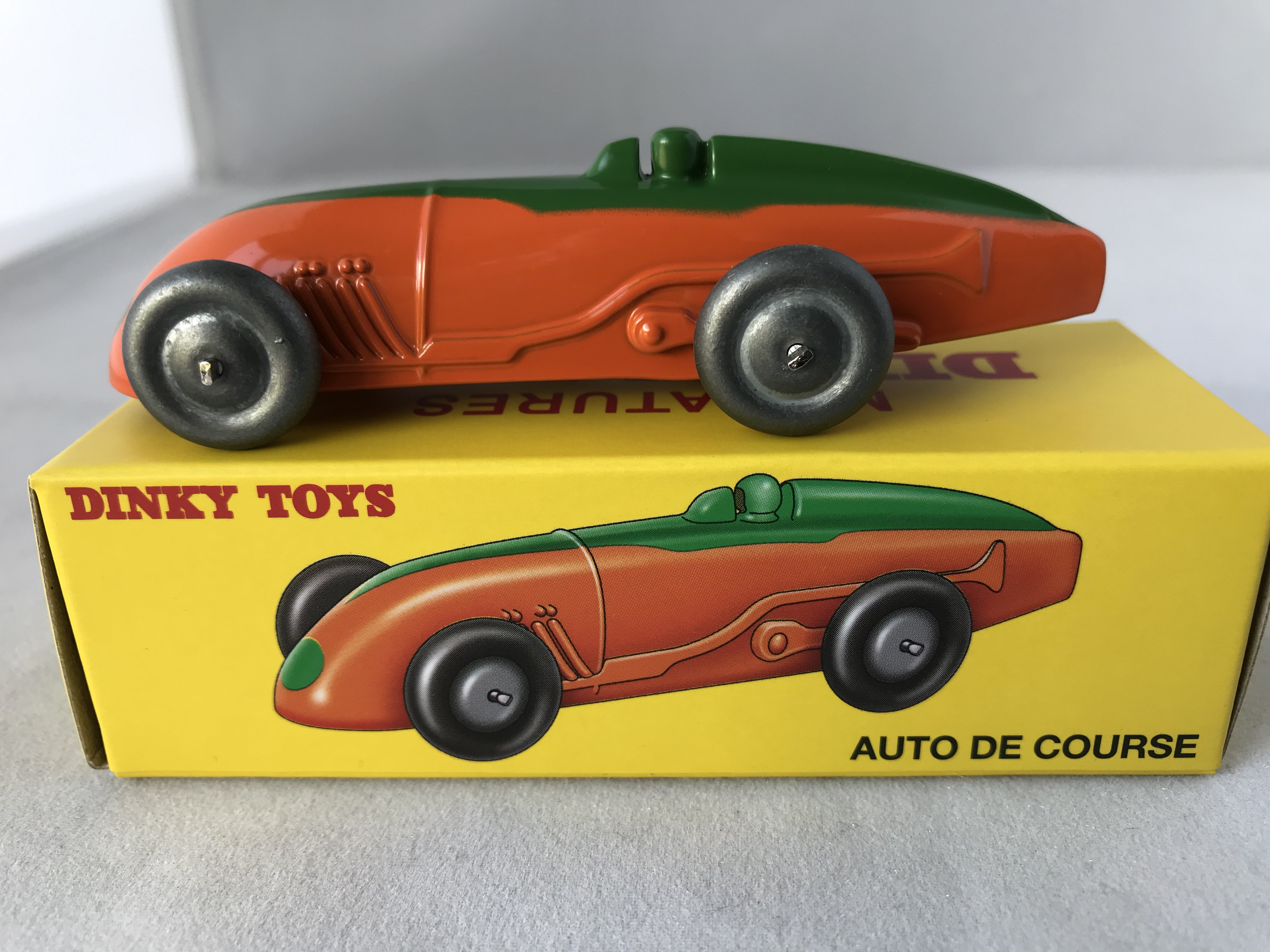 Dinky Toys 514 tipo van Slumberland coche Atlas Editions Diecast modelos Menta/Caja 